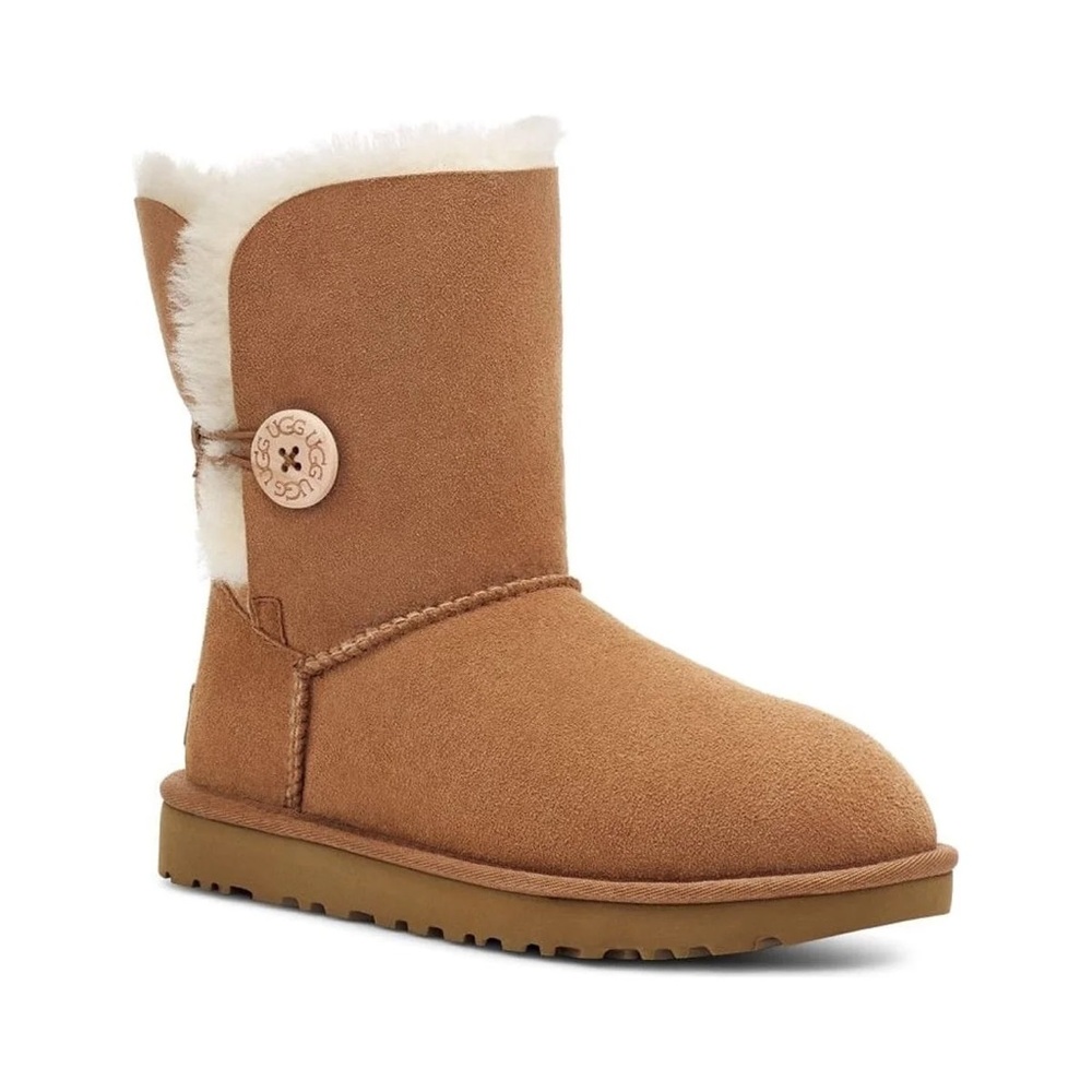 UGG Bailey button II